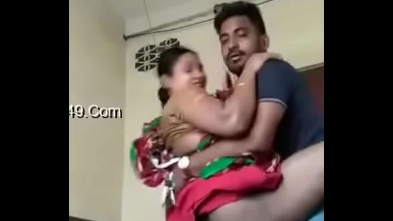 keralian xxx sex video of mature aunty and young college guy