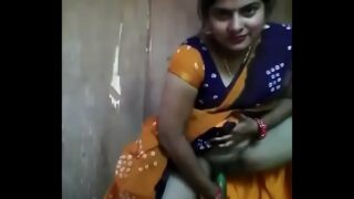 Bangladeshi sexy bhabhi fingering her pussy with dildo