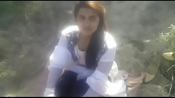 gujrati village big ass girl outdoor sex with neighbour